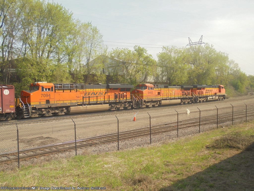 BNSF 7574, 5462 & 7094